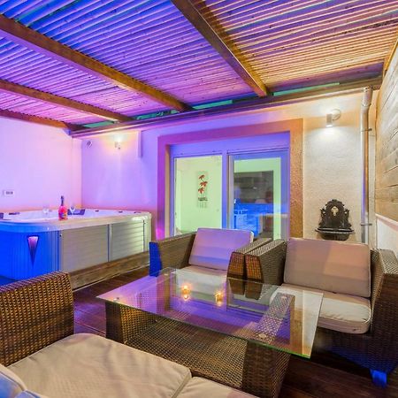 Alena Luxury Apartment With Jacuzzi Split Exteriör bild