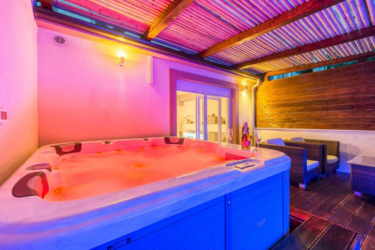 Alena Luxury Apartment With Jacuzzi Split Exteriör bild
